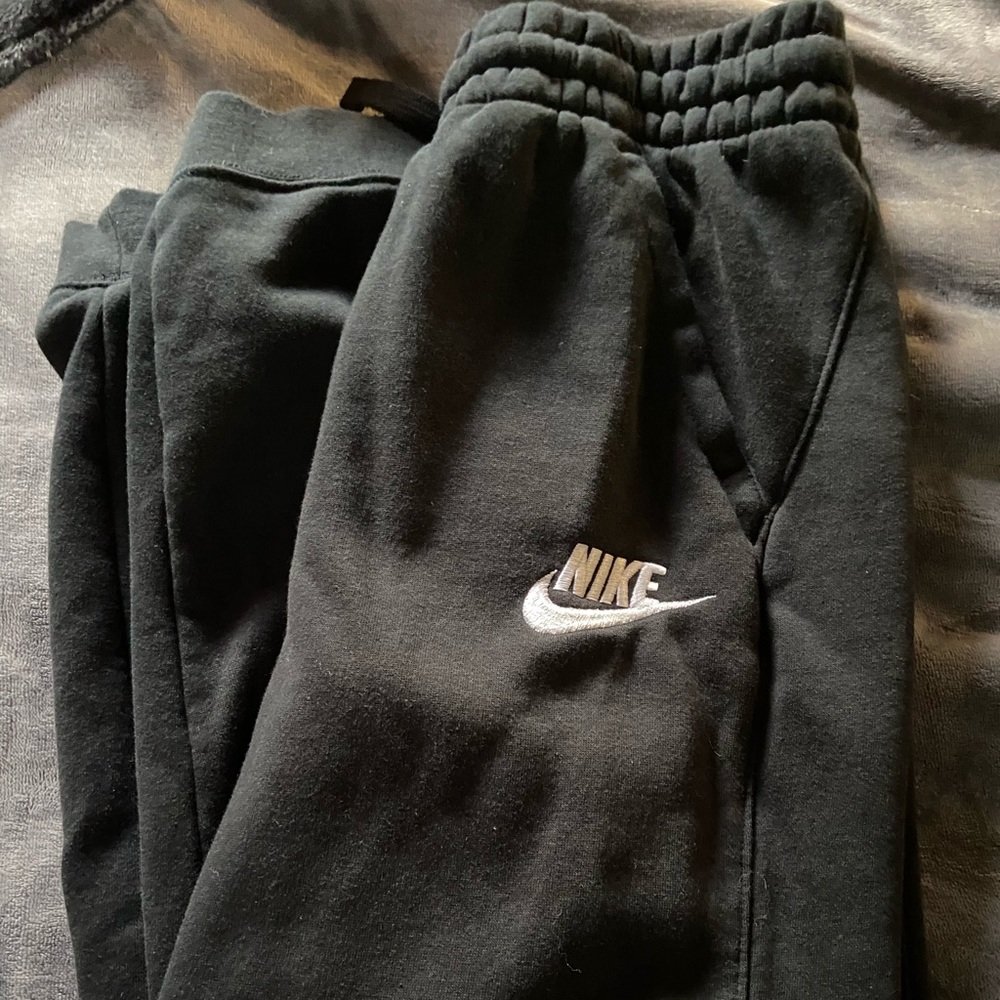 Black Nike sweatpants